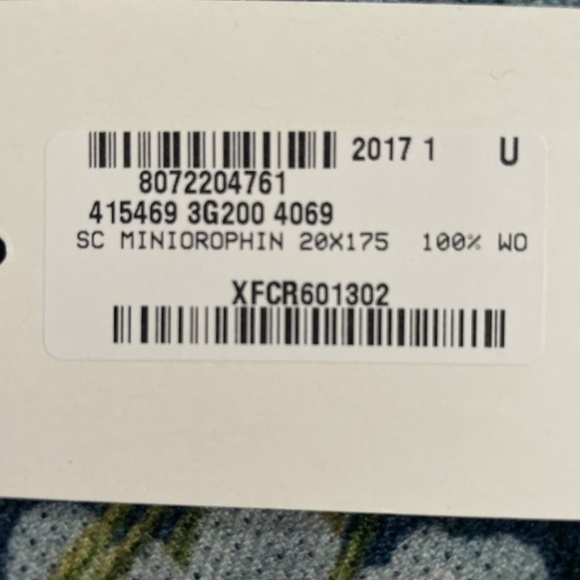 Gucci Wool Bloom Reversible Scarf - Picture 2 of 2